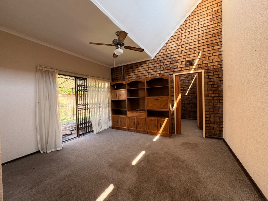 2 Bedroom Property for Sale in Oudorp North West